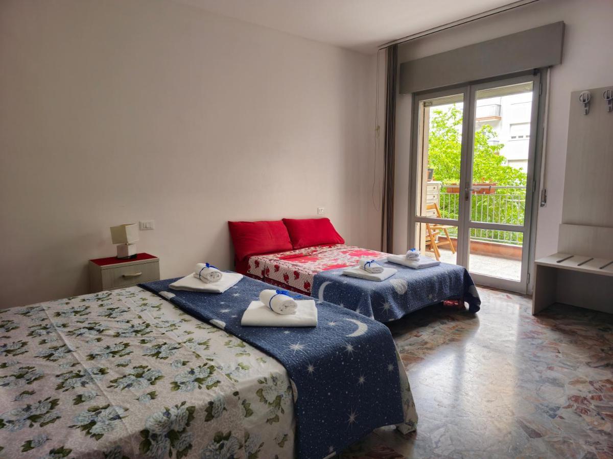 Ca Dei Fiori 1 Venezia Panzió Mestre Kültér fotó